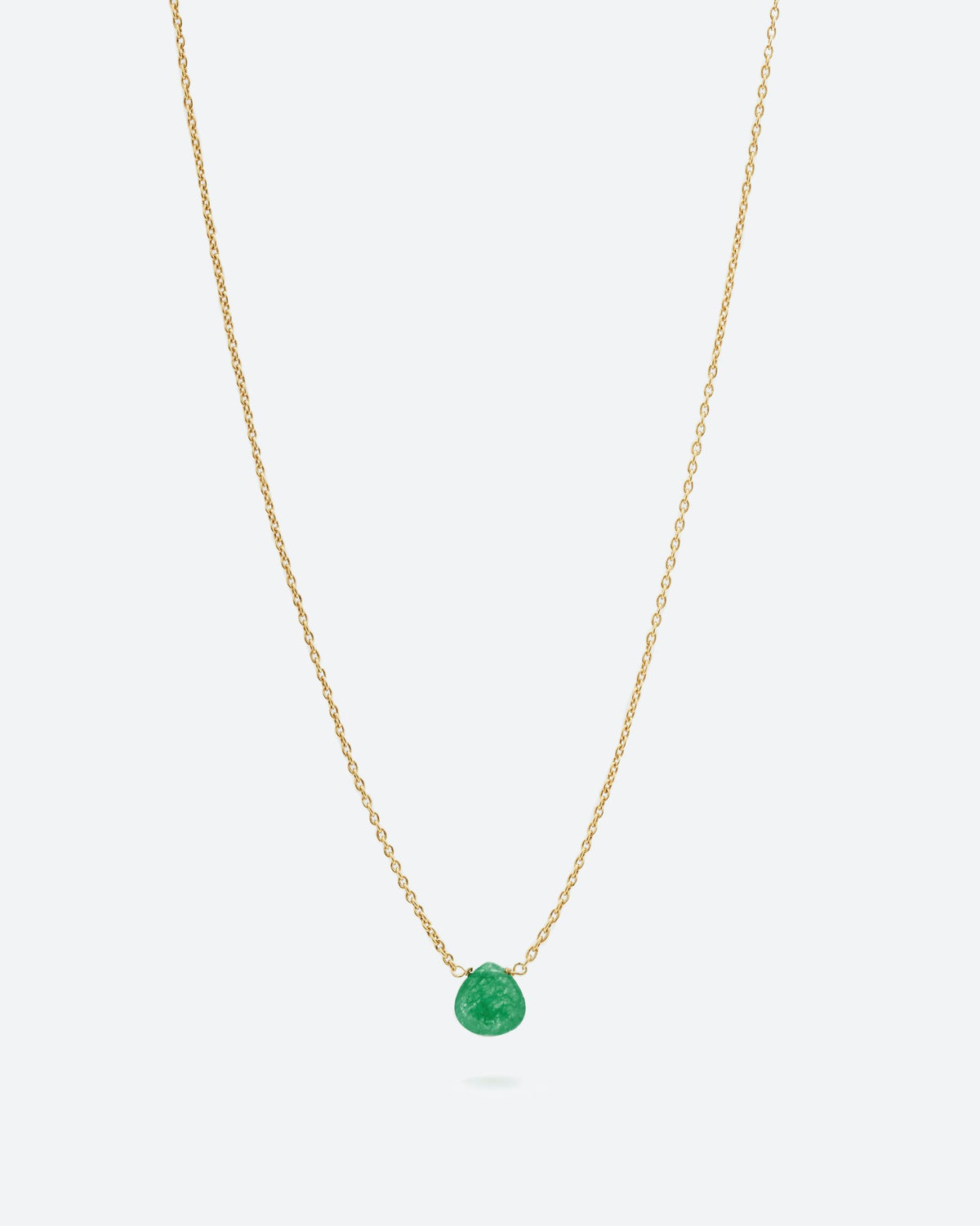Collar bañado en oro de 18 quilates con piedra tallada en Jade