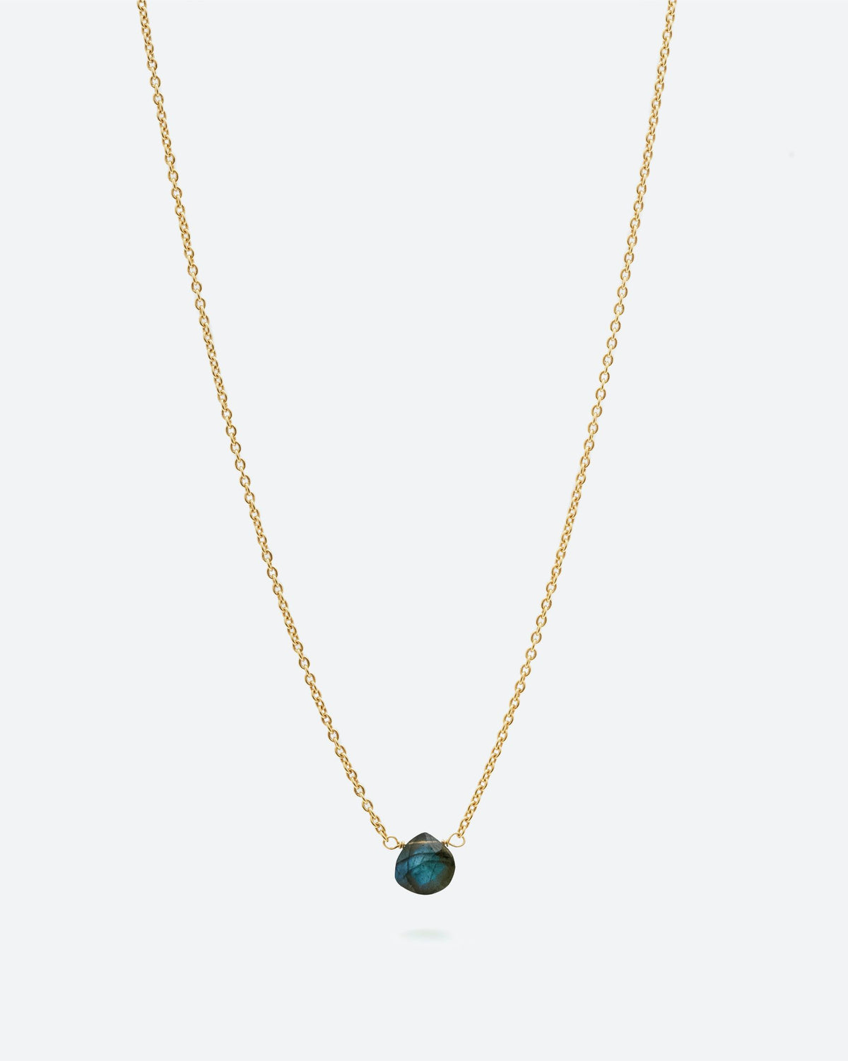 Collar bañado en oro de 18 quilates con piedra tallada en Labradorita