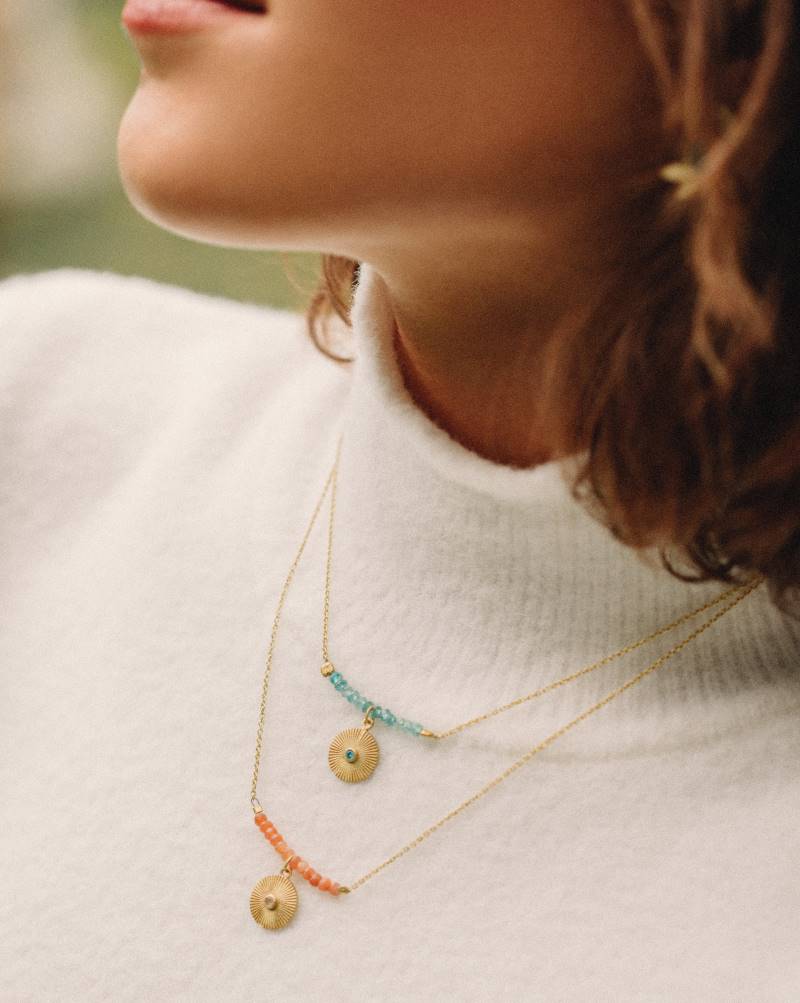 Collar de piedra circular con piedra Aqua Calcedonia y collar de Piedra Luna Melocotón de Isla Vurma