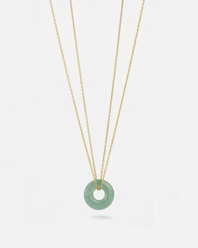 Collar con Aventurina verde en forma de círculo con cadena de Oro de 18k