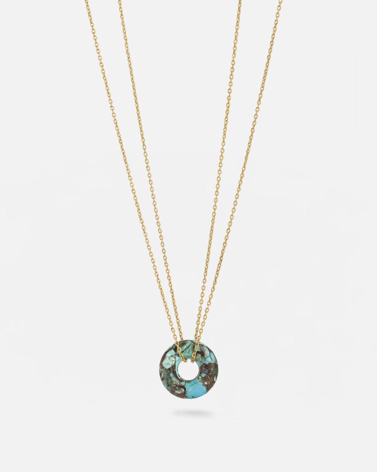 Collar de latón bañado en Oro con Turquesa natural pulida de Isla Vurma