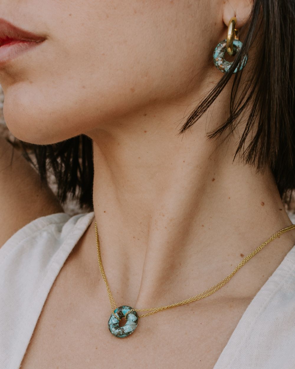 Conjunto de pendientes y collar con piedra Turquesa natural pulida