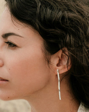 Pendientes largos Dacil bañados en Plata de Ley