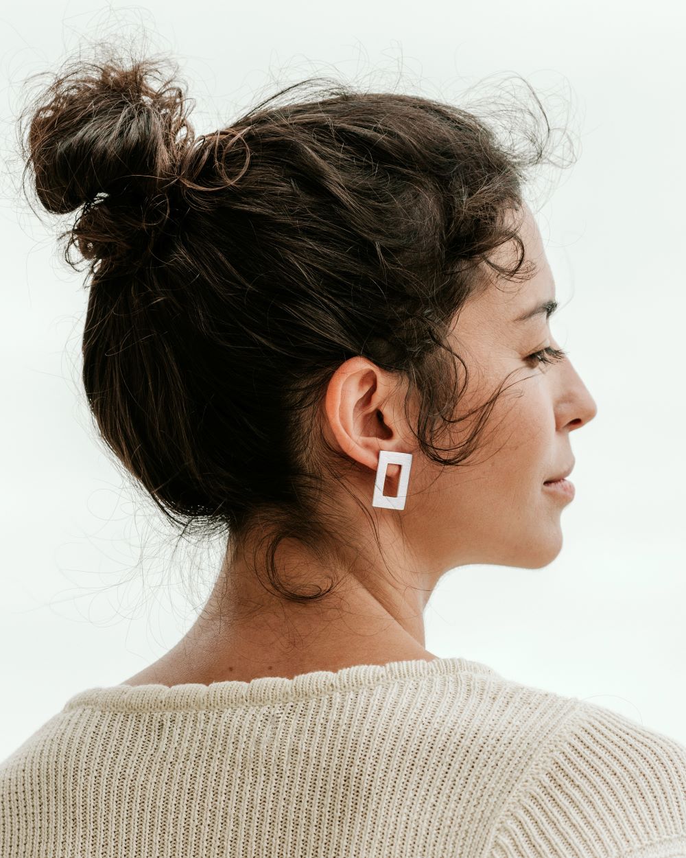 Pendientes Nisa de diseño rectangular bañados en Plata de Ley