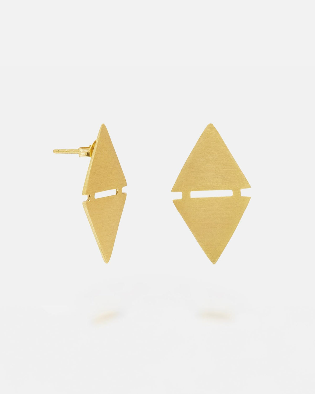 Pendientes Vilma Gold bañados en Oro de 18 quilates diseñados en Mallorca por Vurma