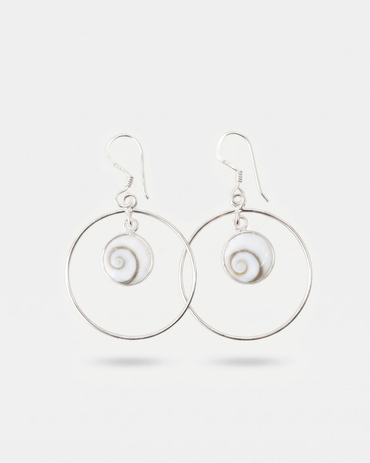 Pendientes Montuiri de plata 925 con  la piedra de Santa Lucía de 8 mm redonda