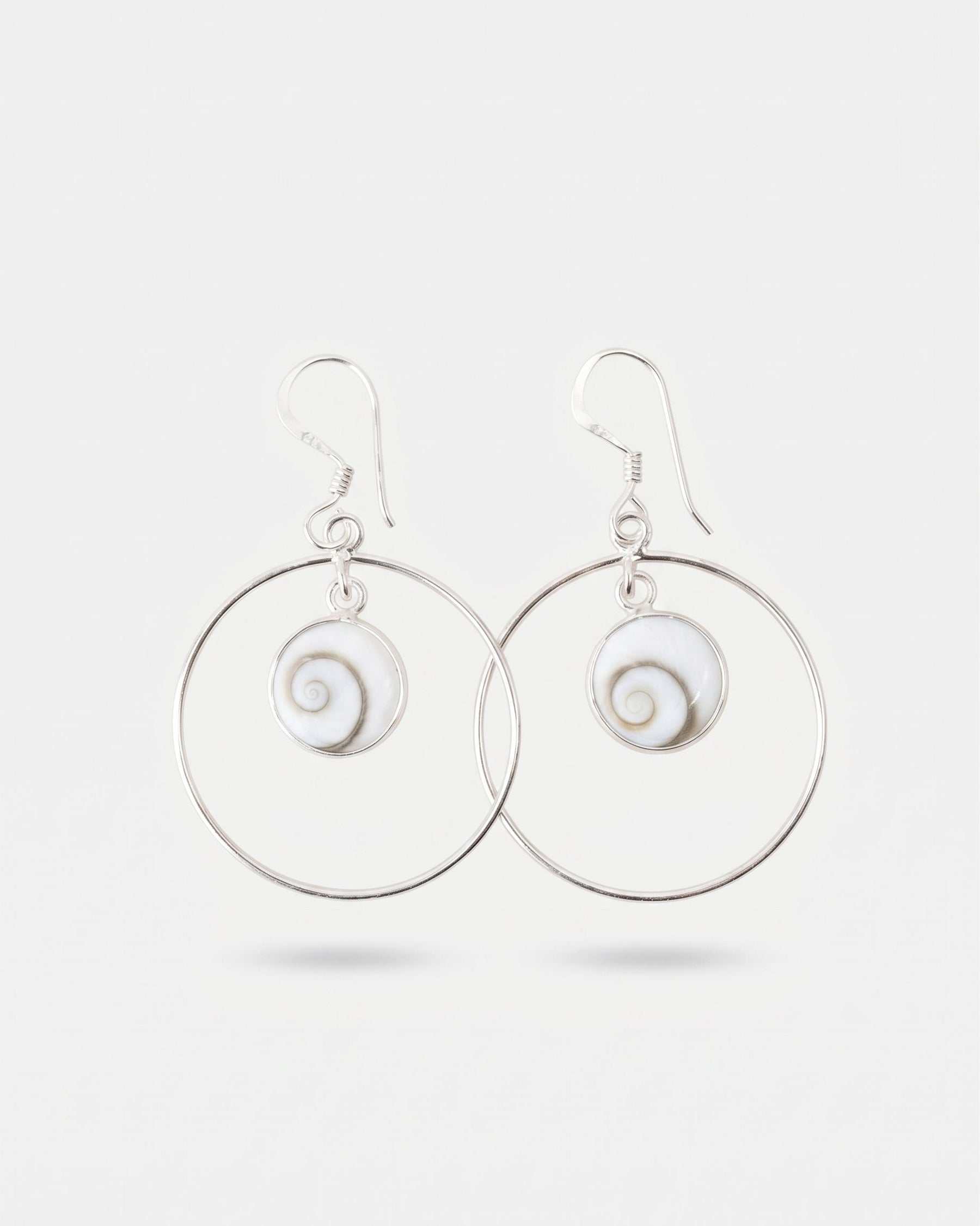 Pendientes Montuiri de plata 925 con  la piedra de Santa Lucía de 8 mm redonda