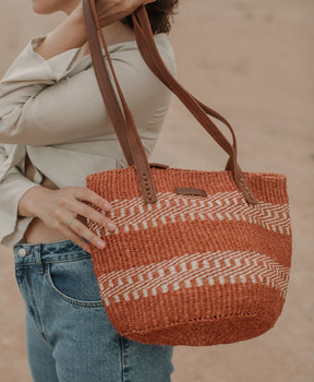 Bolso de sisal estilo keniata, capazo artesanal.