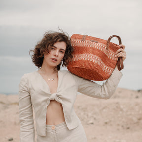 Bolso de sisal estilo keniata, capazo artesanal.