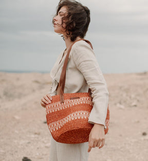 Bolso de sisal estilo keniata, capazo artesanal.