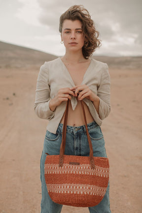 Bolso de sisal estilo keniata, capazo artesanal.