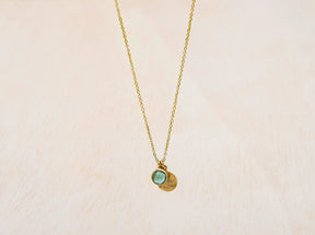 Collar acabado en oro 18k con piedra semipreciosa aventurina verde