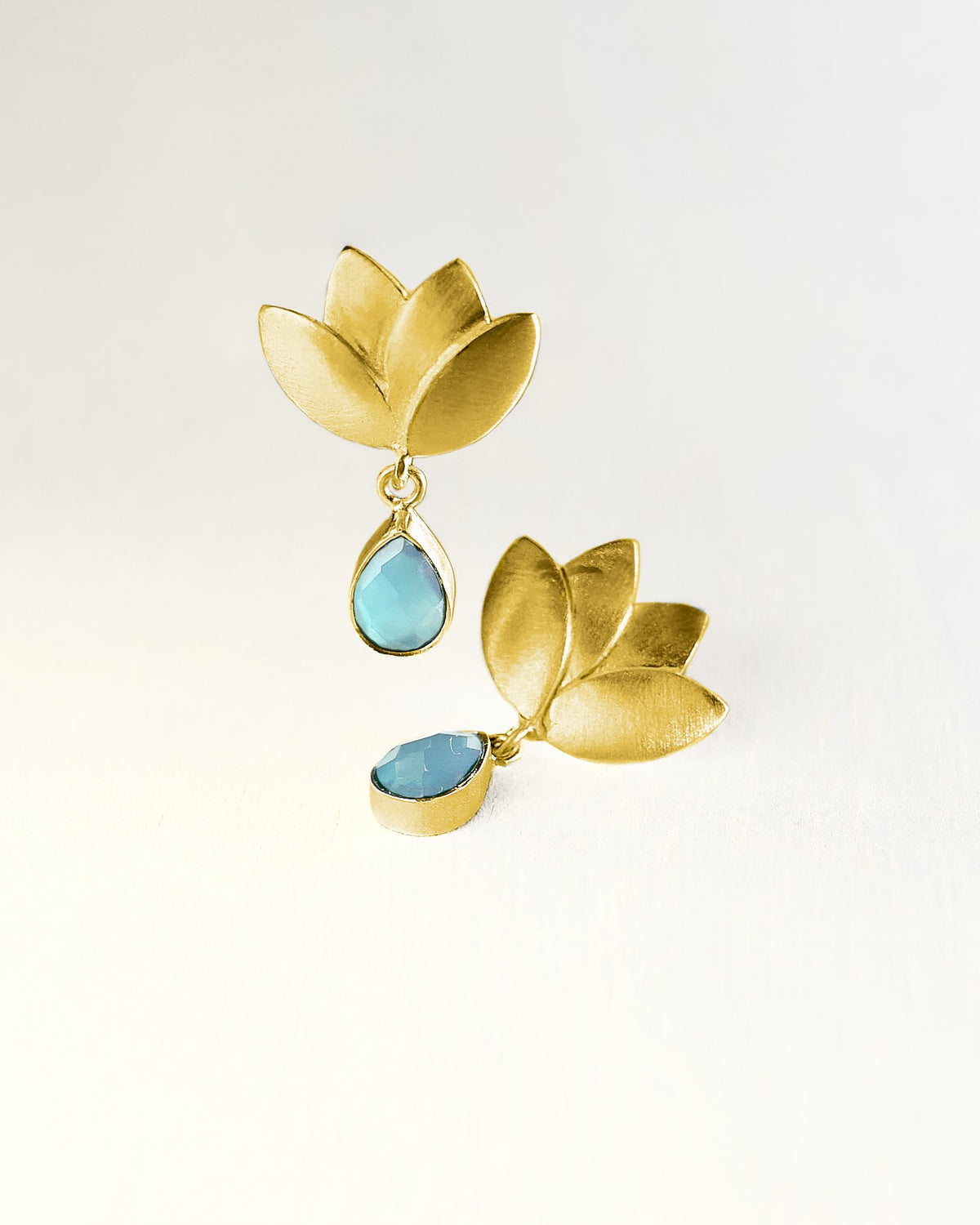 Pendientes Loto Oro - Aqua Calcedonia