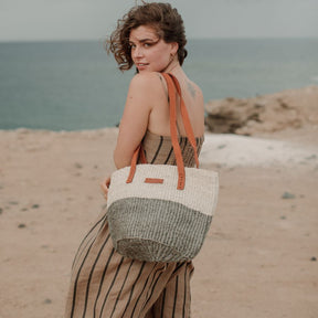 Bolso de sisal estilo keniata, capazo artesanal.