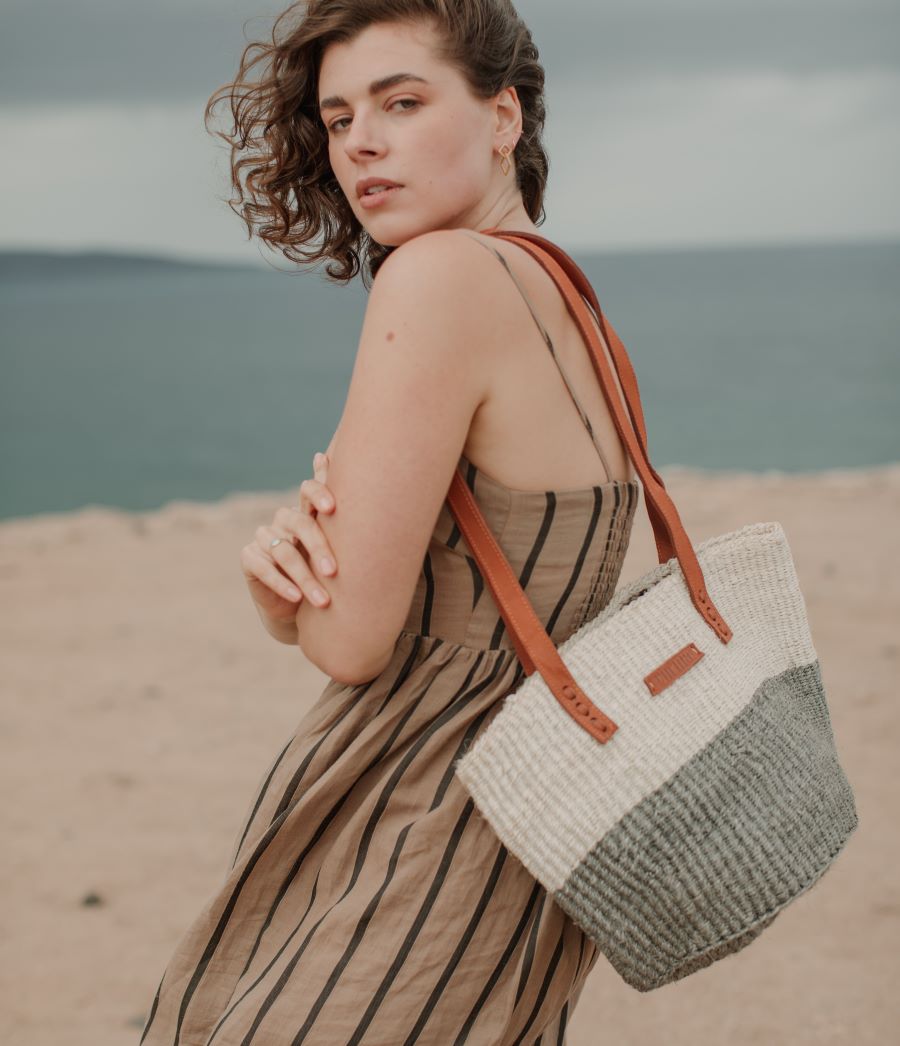 Bolso de sisal estilo keniata, capazo artesanal.