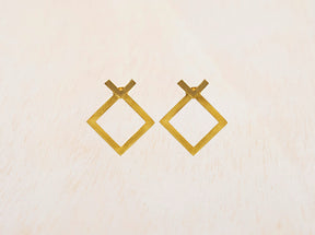 Pendientes cuadrados de diseño en oro 18k