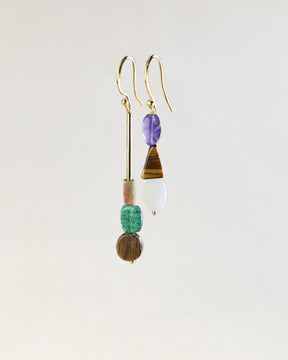 Pendientes asimétricos que contienen jade natural, ónix verde, ojo de tigre, amatista y piedra de luna